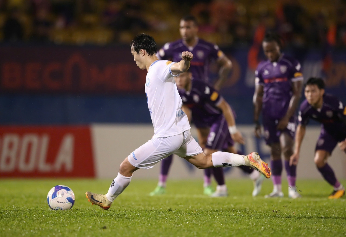 ket qua vong 9 v-league nam Dinh thang dam binh duong, thanh hoa ha Da nang hinh anh 20