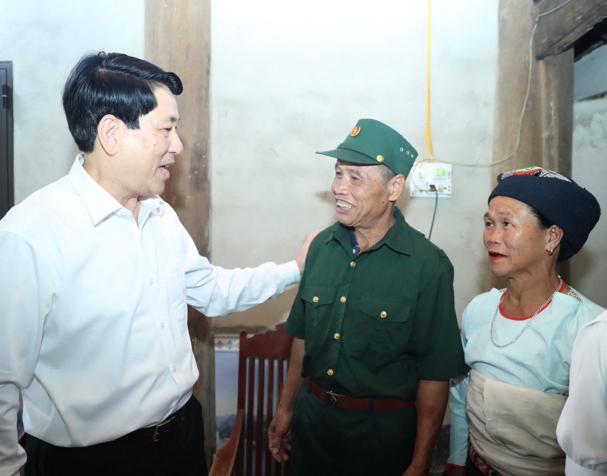 chủ tịch nước lương cường thăm cán bộ, chiến sỹ đồn biên phòng bát mọt hình ảnh 7 chu tich nuoc luong cuong tham can bo, chien sy don bien phong bat mot hinh anh 7