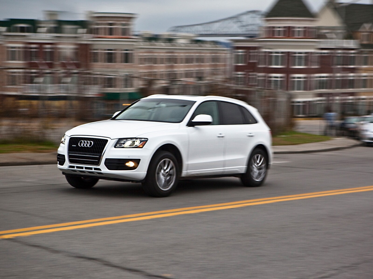 audi trieu hoi e-tron gt va q5 tai viet nam do loi phanh va tui khi hinh anh 1