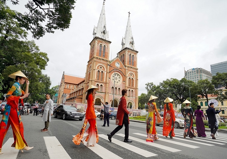 ho chi minh city aims to welcome 8.5 million foreign visitors in 2025 picture 1