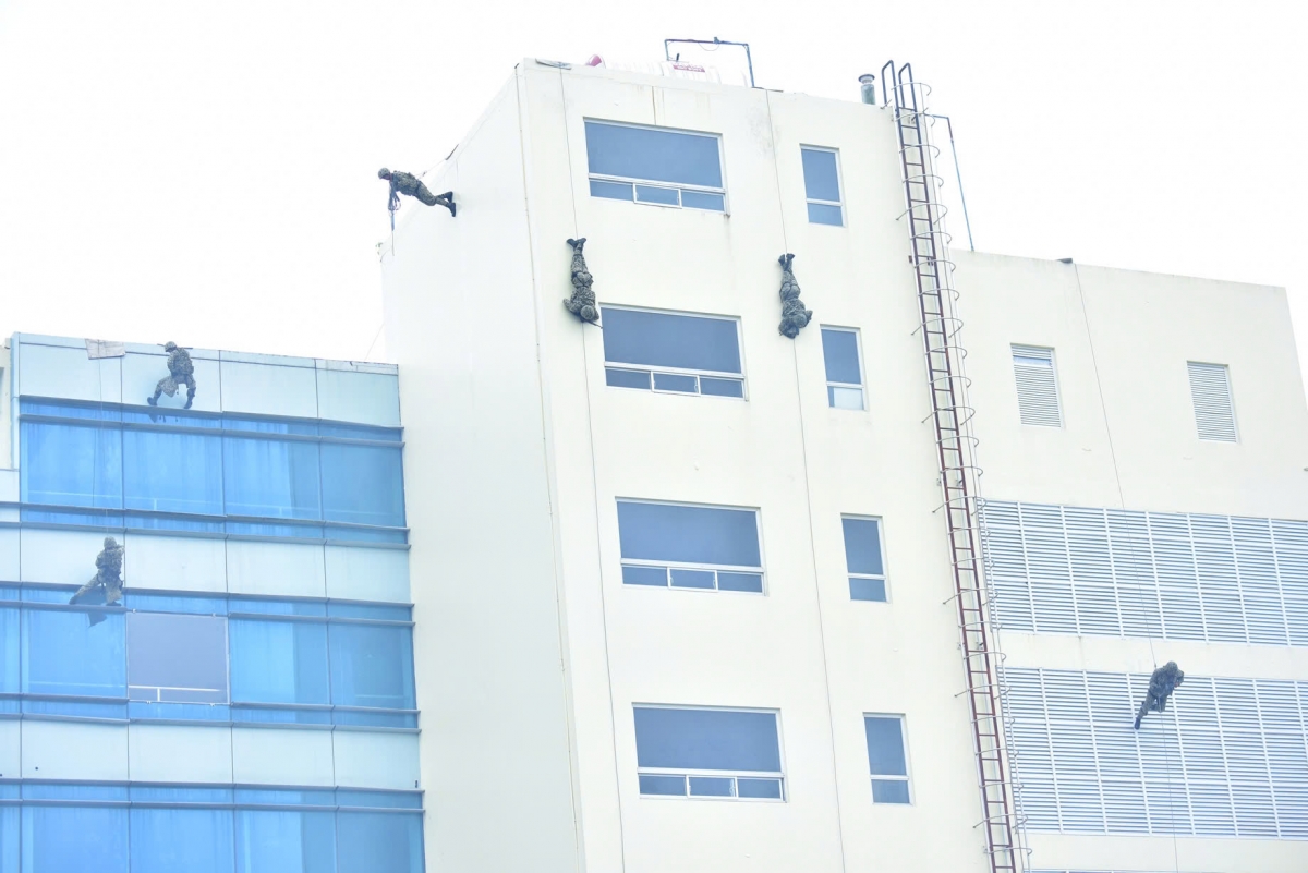 cà mau xây dựng khu vực phòng thủ ngày càng vững chắc hình ảnh 1 ca mau xay dung khu vuc phong thu ngay cang vung chac hinh anh 1