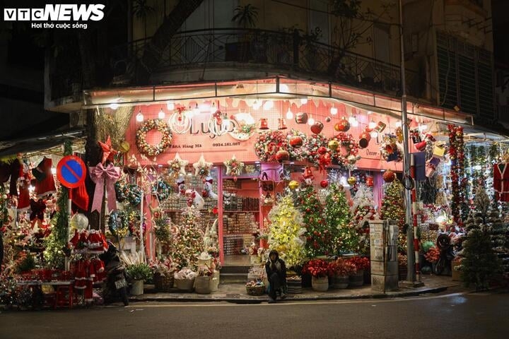 sap den noel, thu phu ban do trang tri o ha noi van e am hinh anh 8