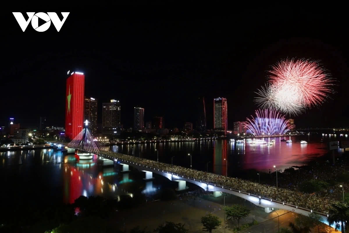 9 countries to take part in da nang international fireworks festival 2025 picture 1