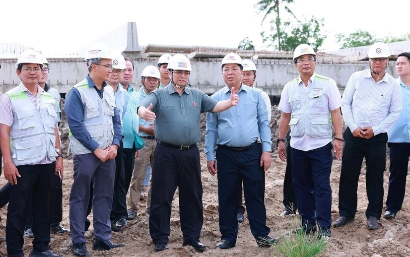 PM inspects Can Tho-Ca Mau Expressway project