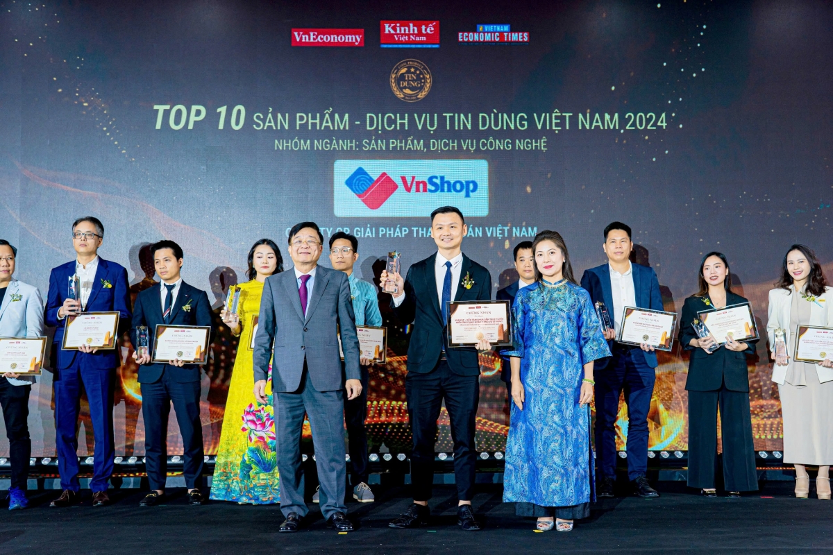 vnshop lot top dich vu tin dung 2024 mua sam truc tuyen chinh hang tren app ngan hang hinh anh 1