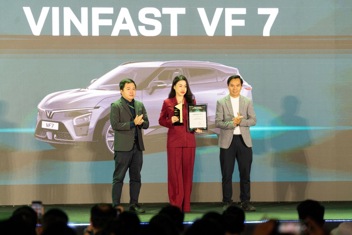 bo doi vf3 va vf7 duoc vinh danh O to cua nam tai car awards 2024 hinh anh 3