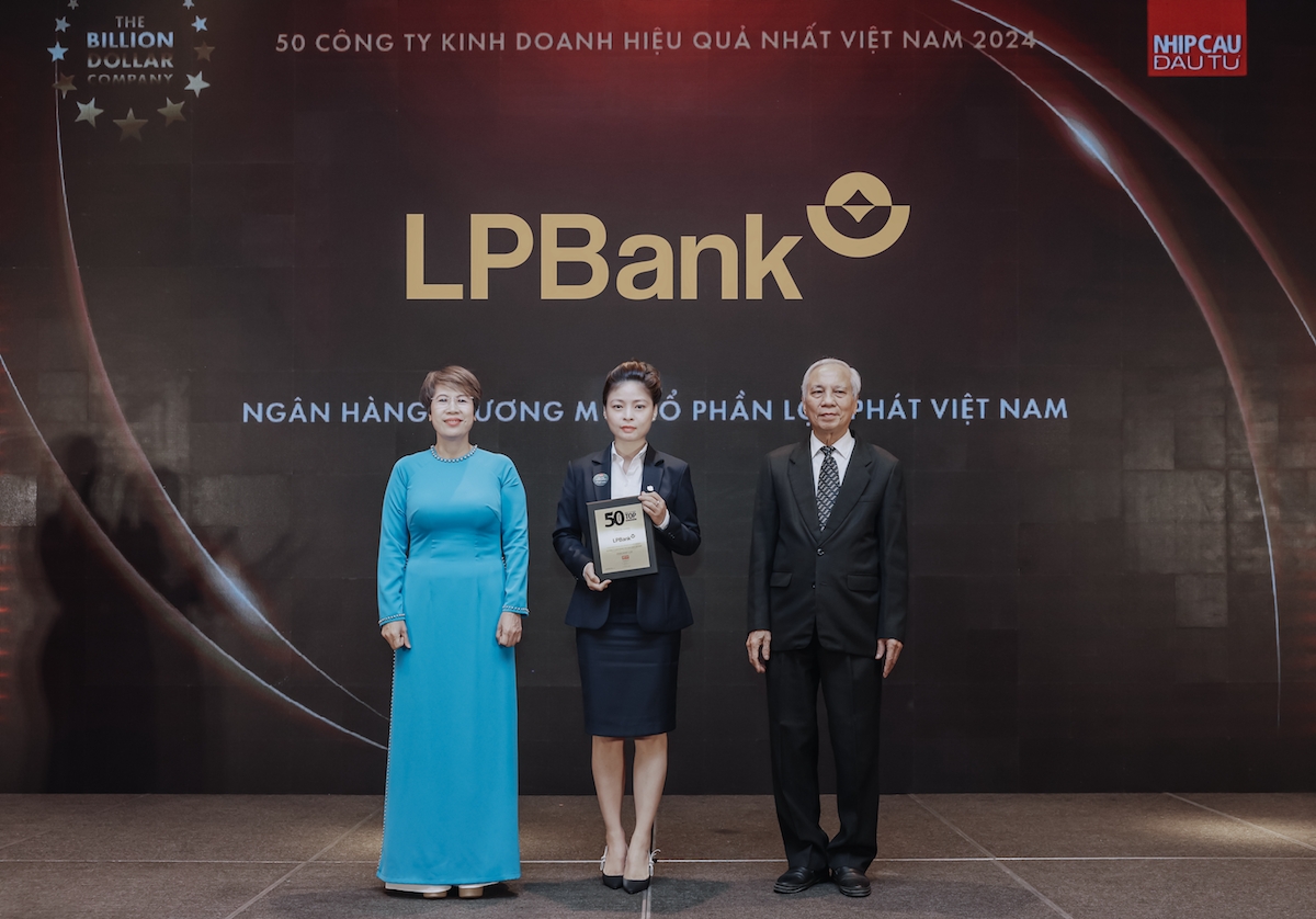 LPBank lọt Top 50 doanh nghiệp kinh doanh hiệu quả và nhà tuyển dụng yêu thích