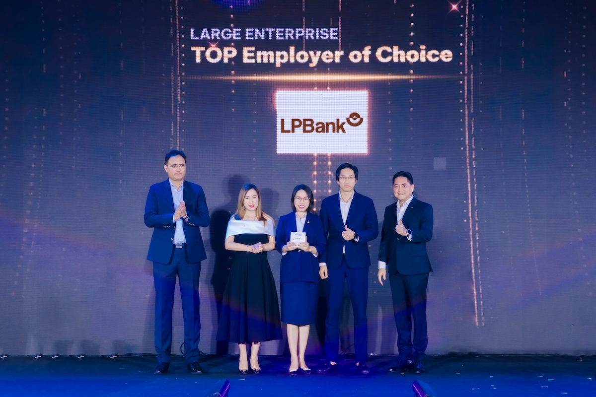 lpbank lot top 50 doanh nghiep kinh doanh hieu qua va nha tuyen dung yeu thich hinh anh 3