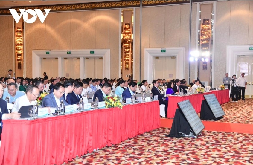 pm affirms vietnam s readiness to facilitate development of logistics infrastructure picture 2