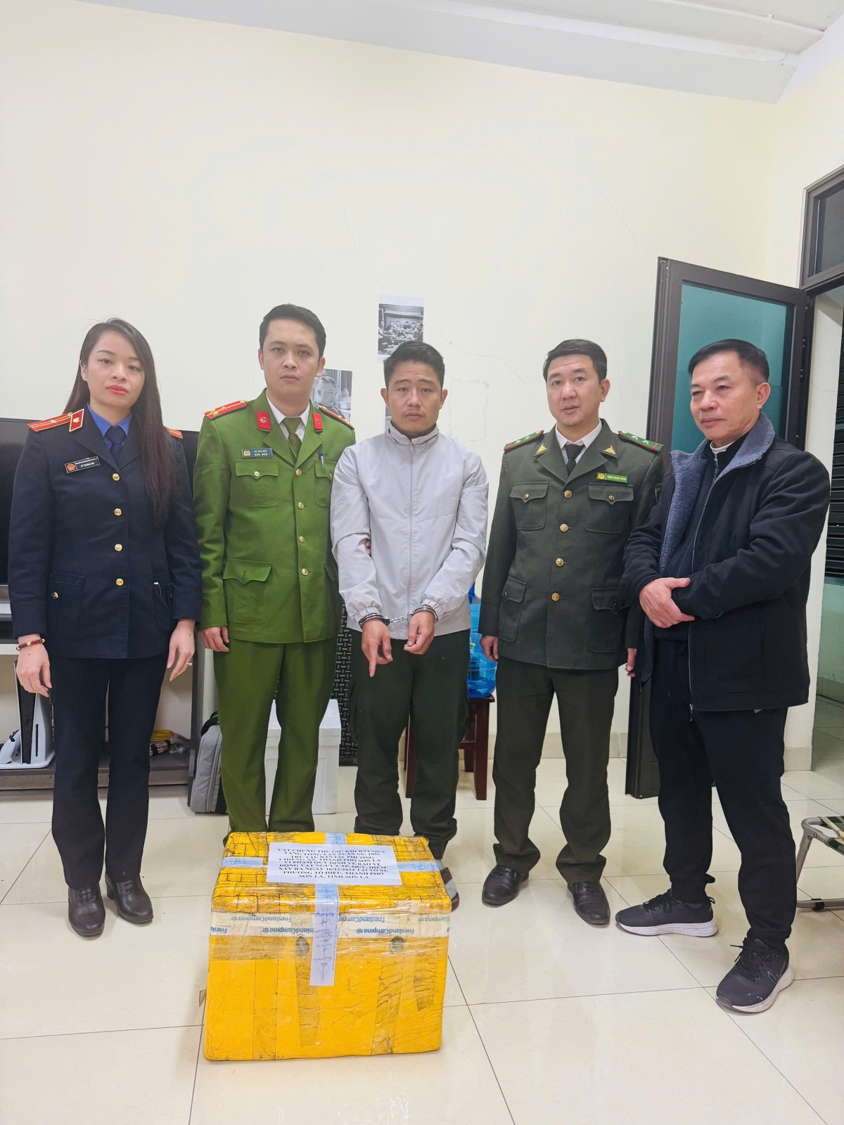 Buôn bán hươu xạ bị bắt tại Sơn La