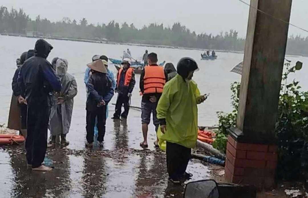 Chìm phà tại tỉnh Quảng Nam: 14 người thoát chết