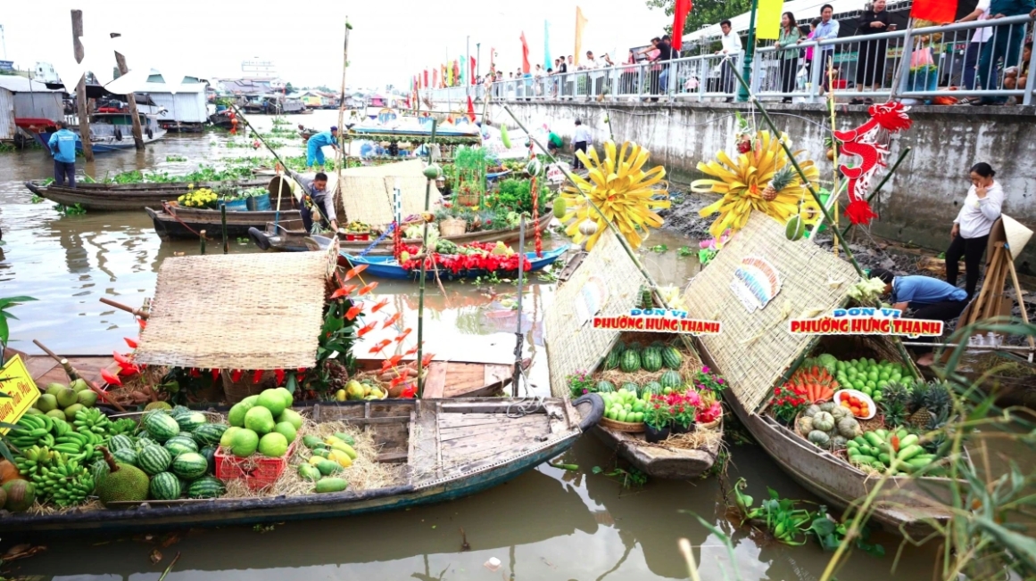 cai rang floating market festival features exciting lineup of activities picture 6