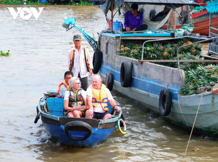 cai rang floating market festival features exciting lineup of activities picture 9