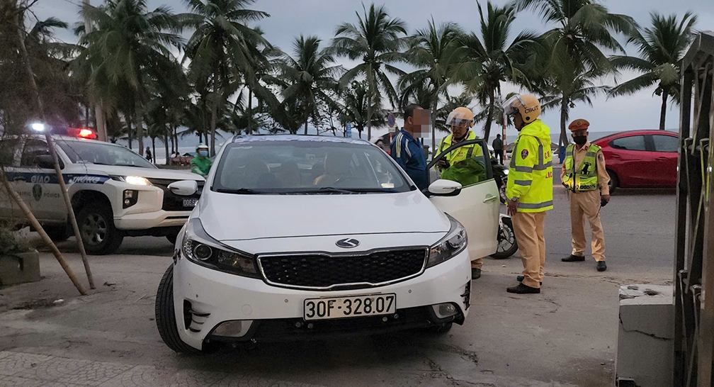 Đà nẵng kiểm tra xe vi phạm tốc độ, phát hiện xe nghi vấn sử dụng biển số giả hình ảnh 2 Da nang kiem tra xe vi pham toc do, phat hien xe nghi van su dung bien so gia hinh anh 2