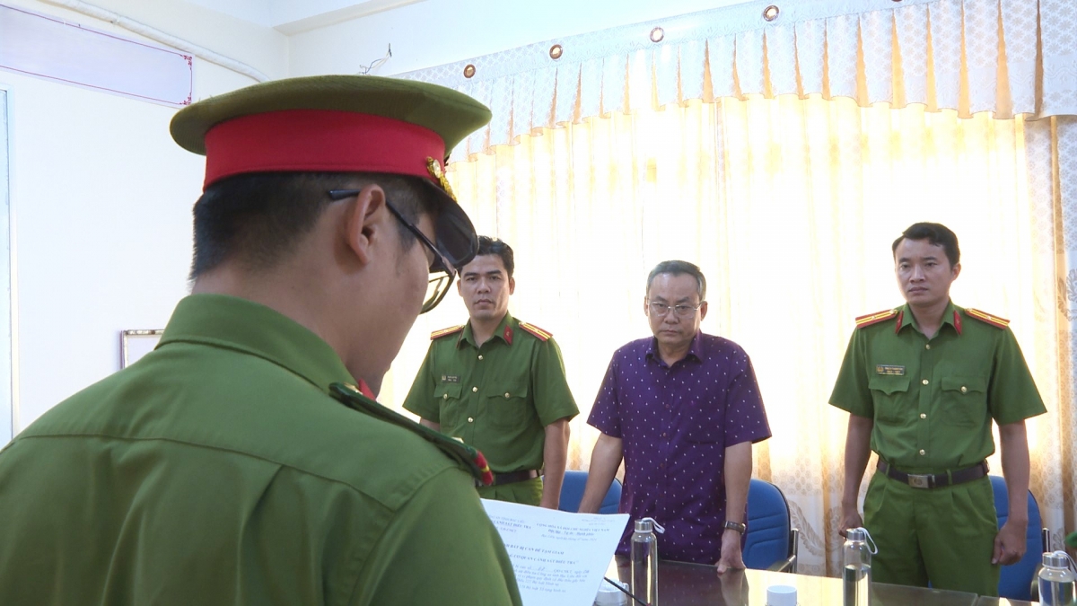 cảnh cáo giám đốc sở y tế bạc liêu liên quan vụ án vi phạm quy định về đấu thầu hình ảnh 1 canh cao giam doc so y te bac lieu lien quan vu an vi pham quy dinh ve dau thau hinh anh 1
