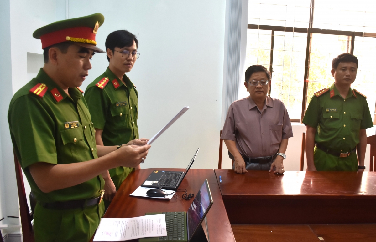 cảnh cáo giám đốc sở y tế bạc liêu liên quan vụ án vi phạm quy định về đấu thầu hình ảnh 2 canh cao giam doc so y te bac lieu lien quan vu an vi pham quy dinh ve dau thau hinh anh 2