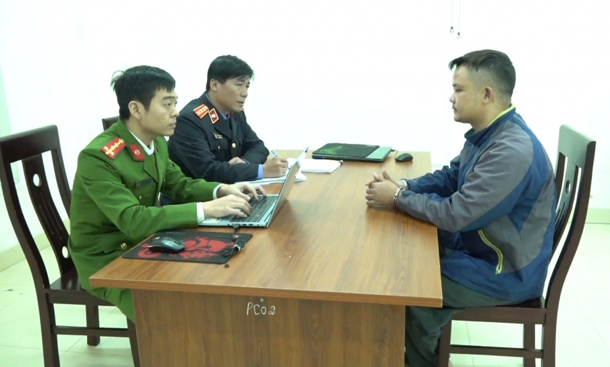 Chế tạo khoang bí mật trên xe bán tải để vận chuyển vảy tê tê