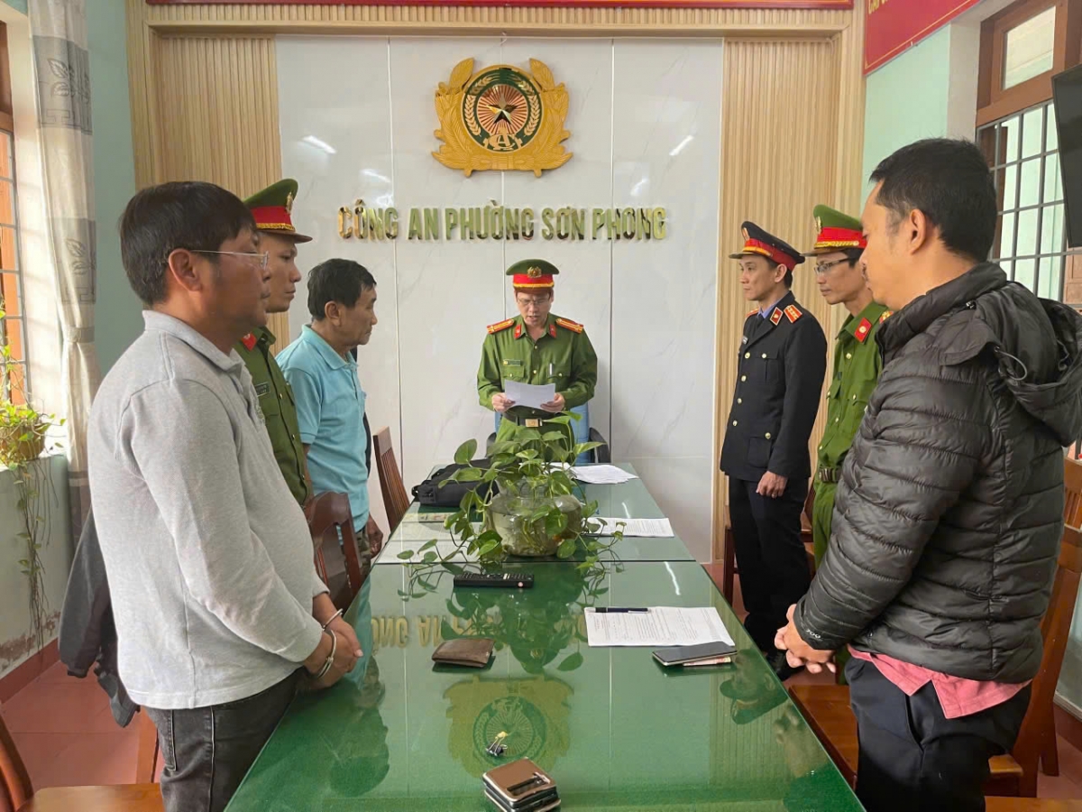 trưởng phòng quản lý đô thị thành phố hội an bị bắt vì nhận hối lộ hình ảnh 1 truong phong quan ly do thi thanh pho hoi an bi bat vi nhan hoi lo hinh anh 1
