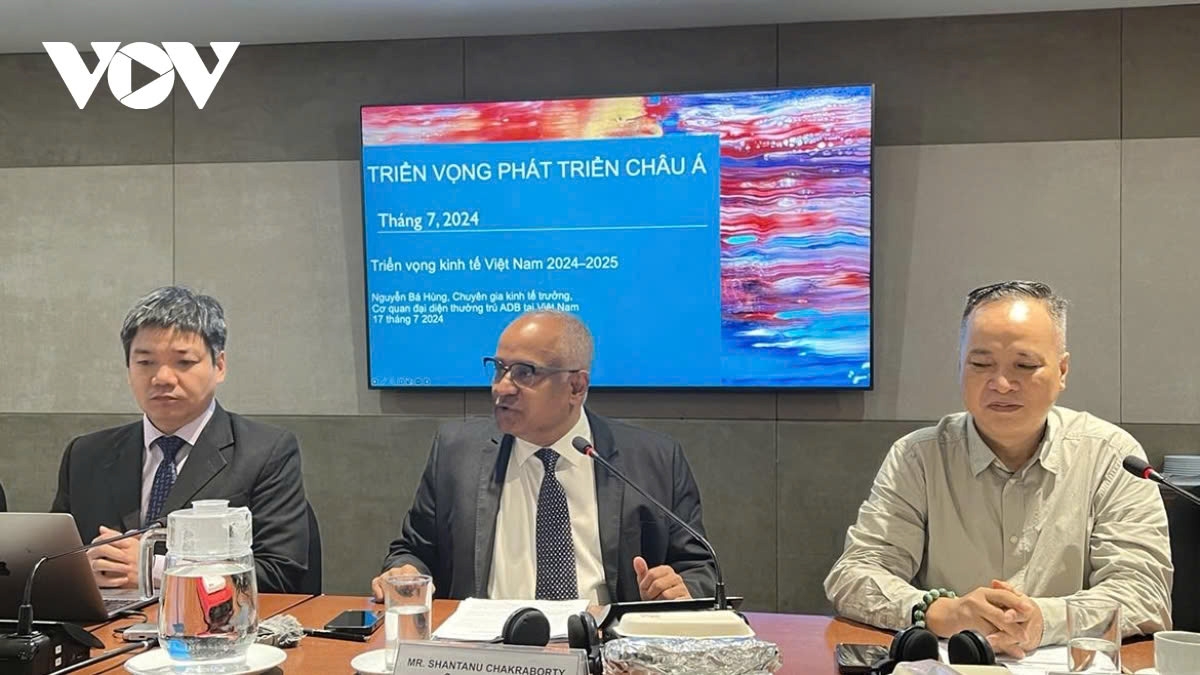 adb maintains positive outlook for vietnamese economy in 2025 picture 1 adb maintains positive outlook for vietnamese economy in 2025 picture 1
