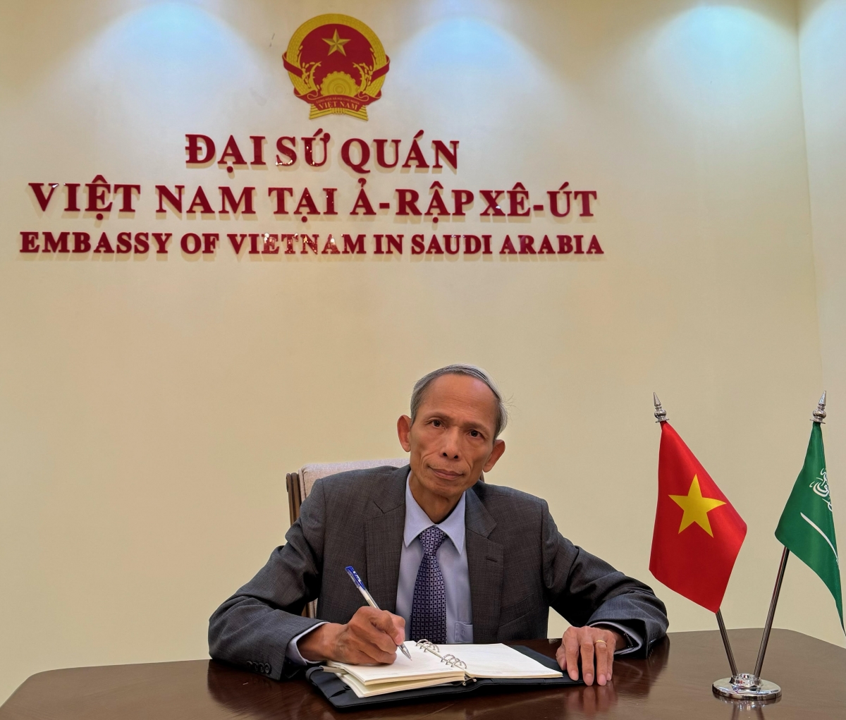 quan he hop tac viet nam - saudi arabia co dong luc lon, du dia nhieu hinh anh 1