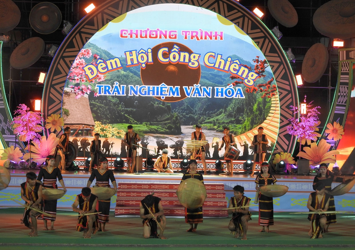 Đêm hội cồng chiêng trải nghiệm văn hoá tại Kon Tum