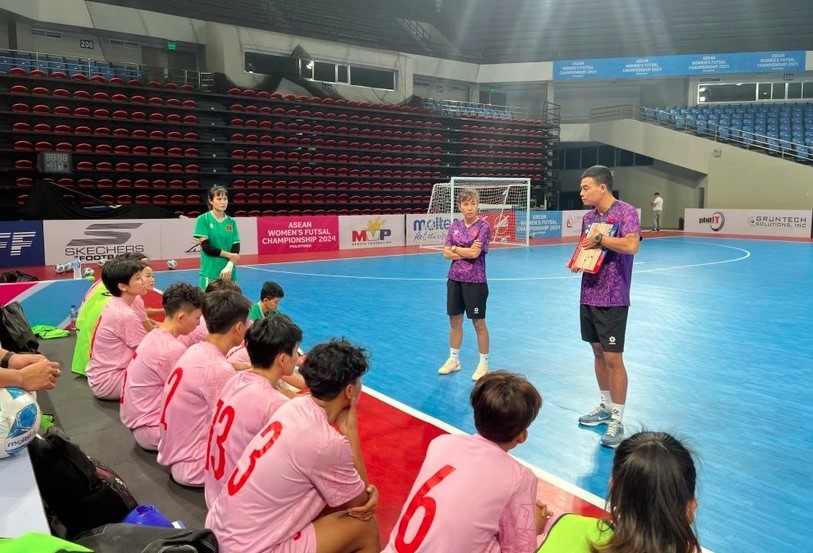 vietnam women s futsal team prepares for 2025 afc championship qualifiers picture 1