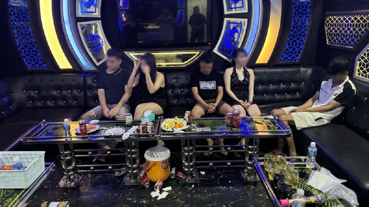 tàng trữ và tổ chức sử dụng ma túy trong quán karaoke hình ảnh 1 tang tru va to chuc su dung ma tuy trong quan karaoke hinh anh 1