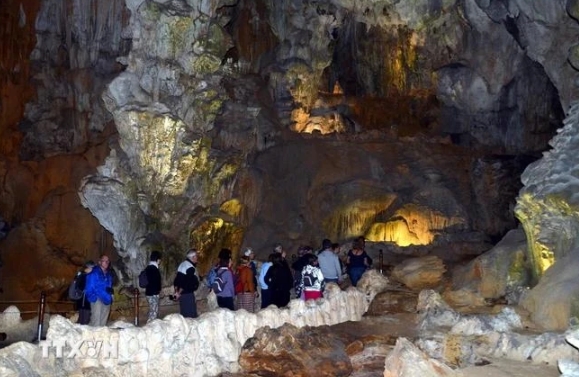 ha long bay maintains eternal beauty picture 2