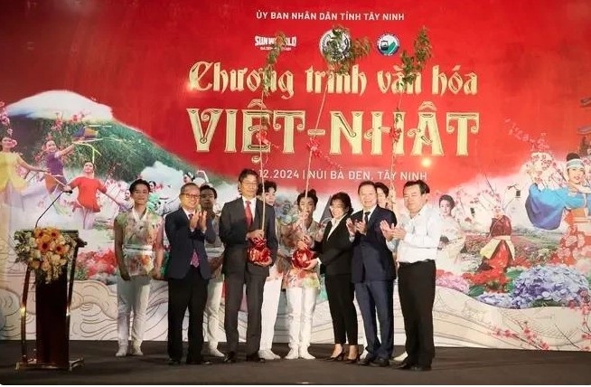 tay ninh s ba den mountain hosts first vietnam-japan cultural week picture 1