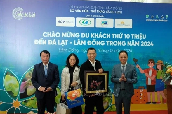 lam dong welcomes 10 millionth tourist in 2024 picture 1