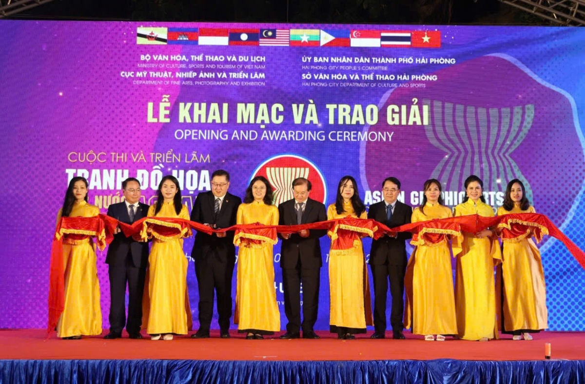 Trao giải và Triển lãm tranh đồ hoạ các nước ASEAN lần thứ 4