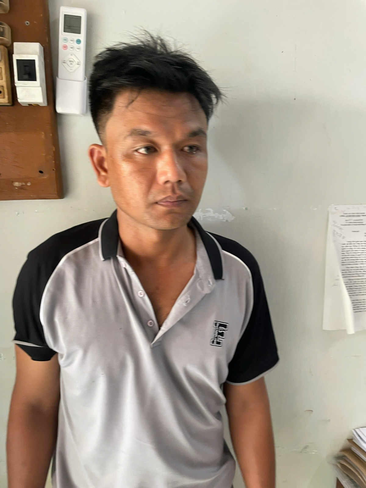 công an tiền giang bắt 2 đối tượng liên quan vụ trộm 33 điện thoại di động hình ảnh 1 cong an tien giang bat 2 doi tuong lien quan vu trom 33 dien thoai di dong hinh anh 1