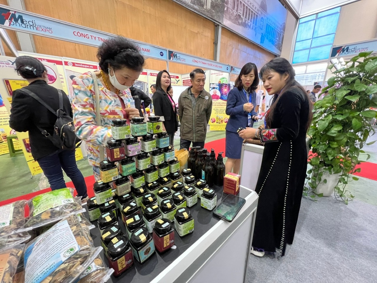 vietnam medipharm expo 2024 attracts businesses globally picture 1