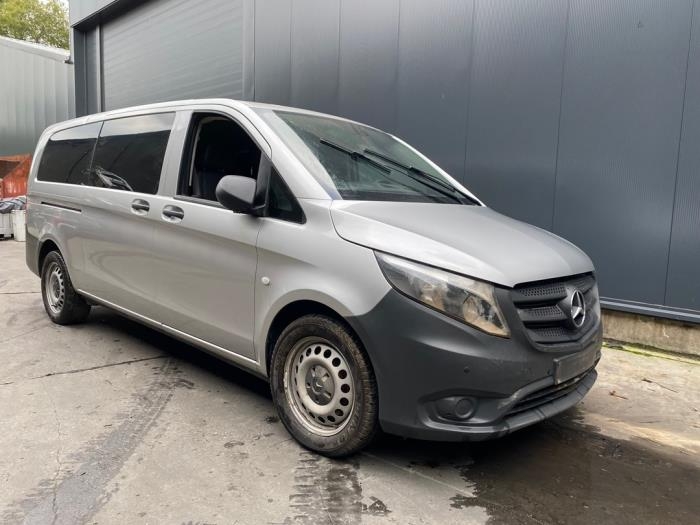 mercedes-benz viet nam trieu hoi vito tourer va v250 do loi bom nhien lieu hinh anh 1