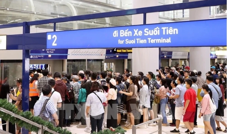 HCM City's Metro Line 1 transports 279,000 passengers in first three days