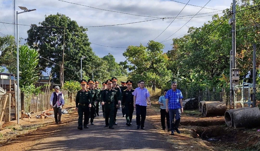 sao sáng buôn làng, thắp sáng biên giới gia lai hình ảnh 2 sao sang buon lang, thap sang bien gioi gia lai hinh anh 2
