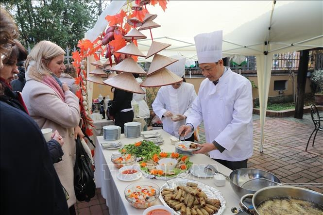 vietnamese cuisine and tourism introduced in italy picture 1