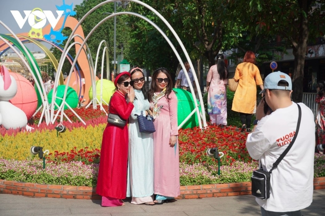 top places in hanoi and hcm city for new year holiday picture 5