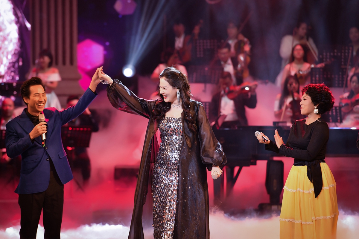 ngoc cham nghen ngao hat ve cha trong liveshow giai nhan 2 hinh anh 2
