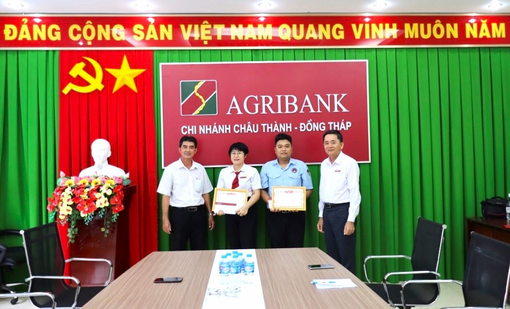 Nụ cười lan tỏa từ hành động tử tế của cán bộ Agribank Chi nhánh Đồng Tháp