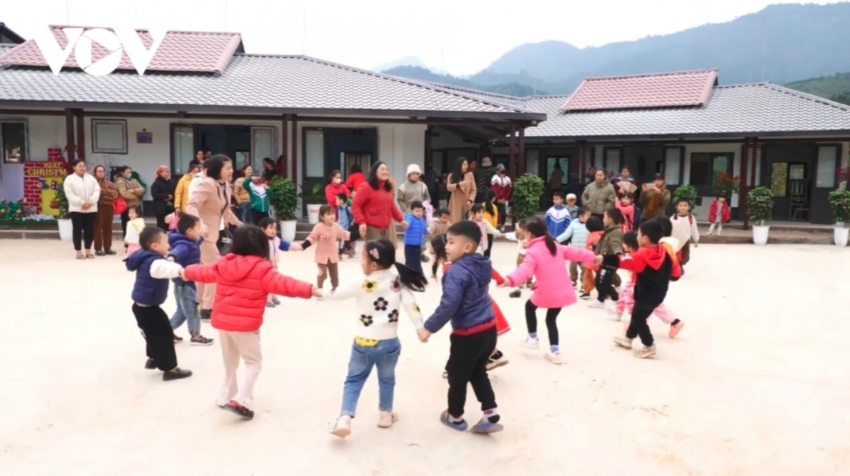 after devastating flash floods, villagers get new homes in resettlement area picture 13