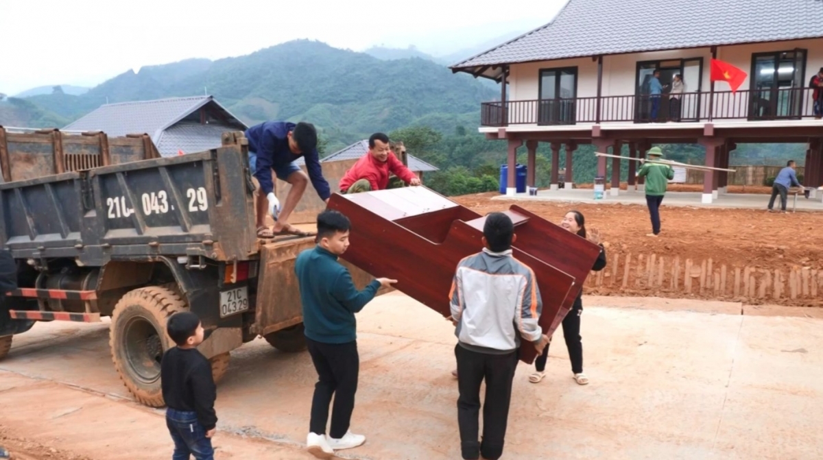 after devastating flash floods, villagers get new homes in resettlement area picture 6