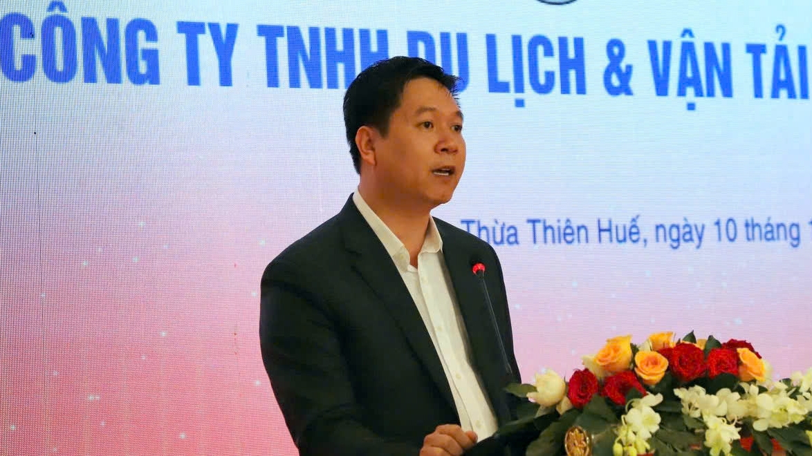 kim long motor ky hop dong 250 xe giuong nam va minibus voi van anh hinh anh 4