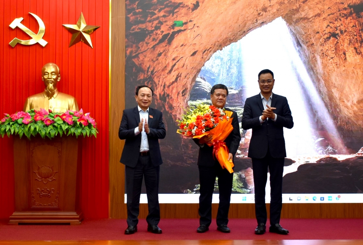 Quảng Bình bầu Phó Bí thư Tỉnh ủy, giới thiệu nhân sự Chủ tịch UBND tỉnh