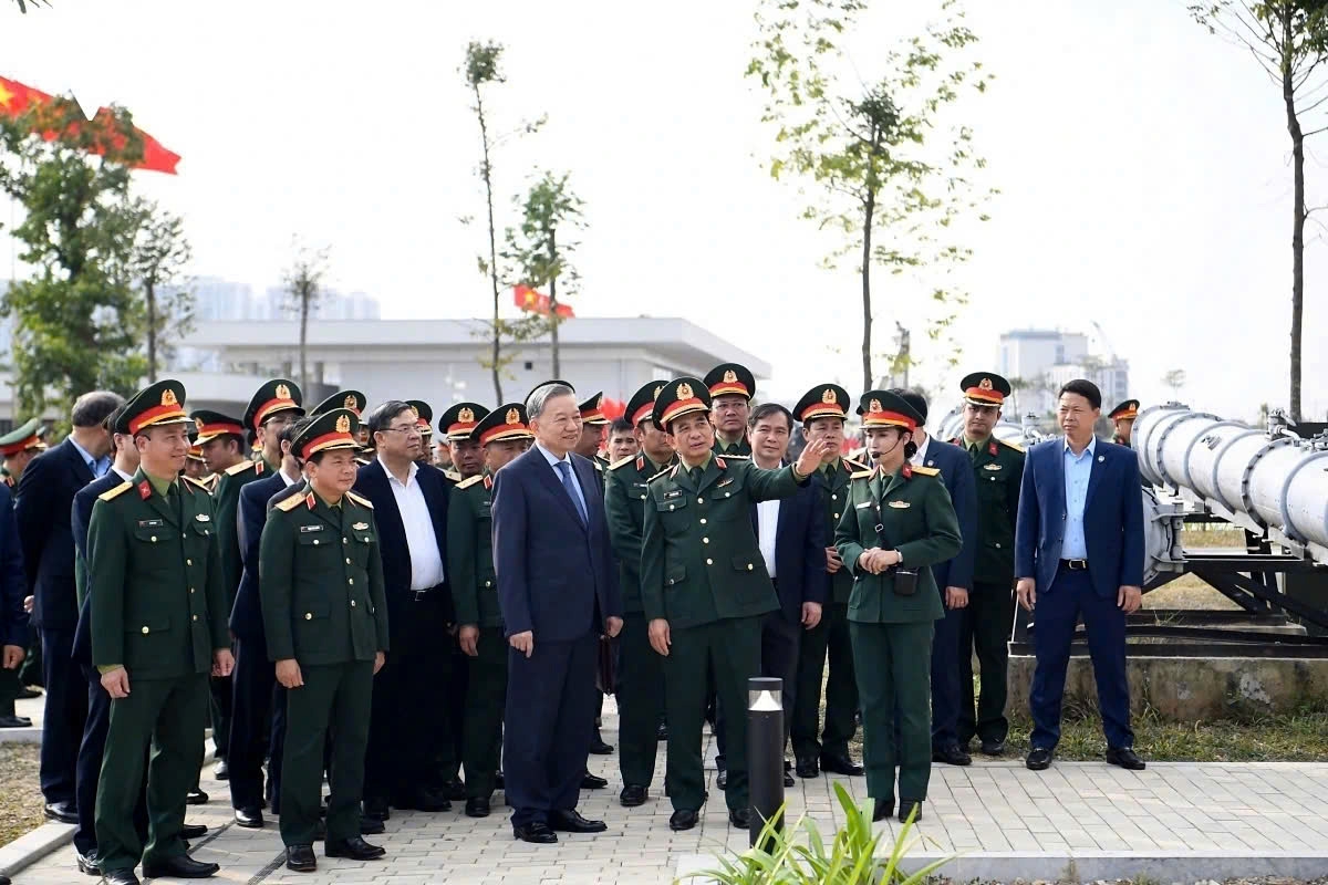 vietnam people s army the pride of the nation, says party leader to lam picture 2