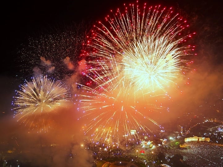 hanoi to launch firework displays on new year s eve picture 1