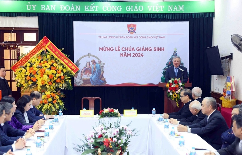 phó thủ tướng nguyễn hòa bình thăm, chúc mừng giáng sinh tại một số tổ chức tôn giáo hình ảnh 4 pho thu tuong nguyen hoa binh tham, chuc mung giang sinh tai mot so to chuc ton giao hinh anh 4
