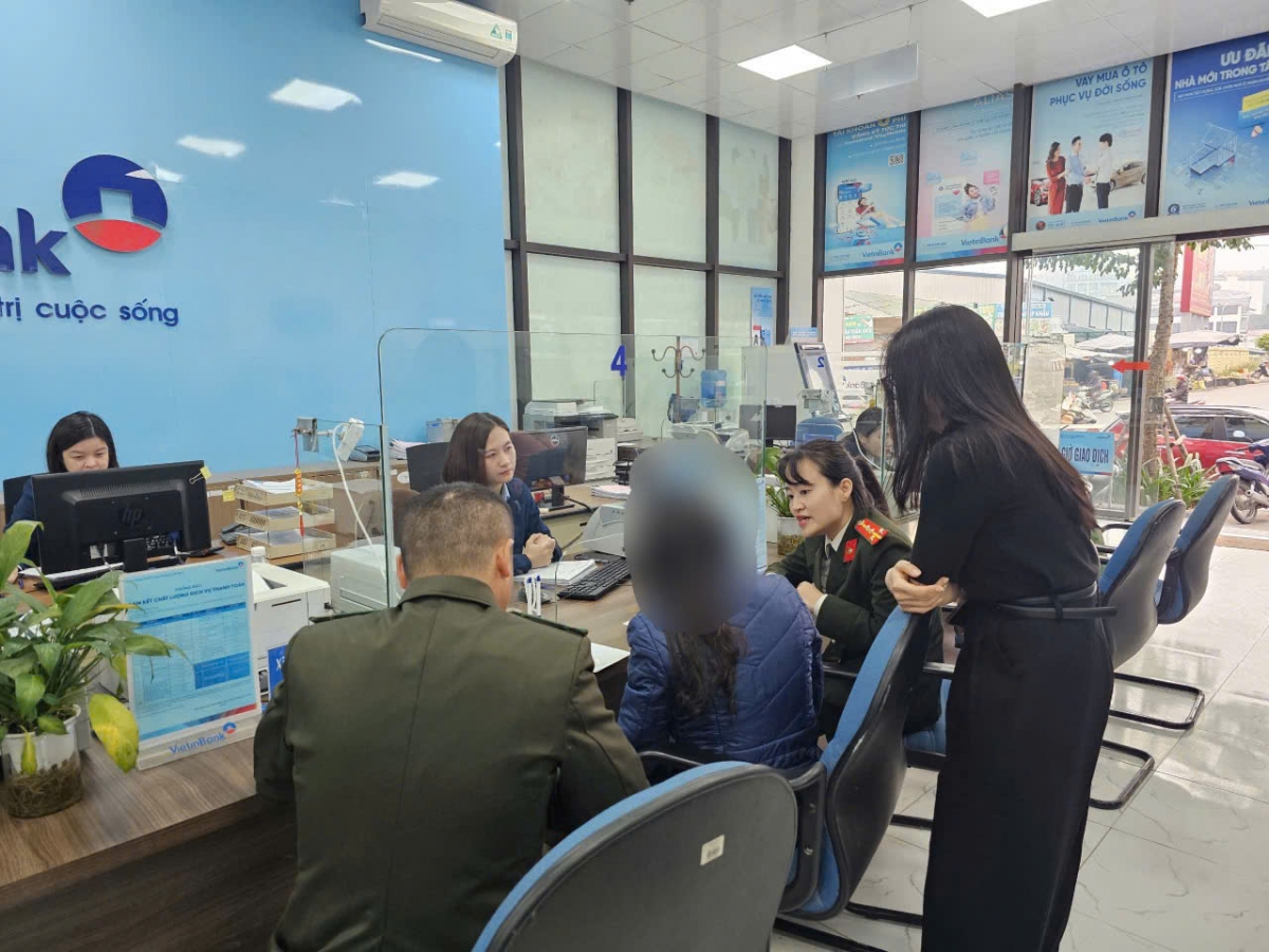 kịp thời ngăn chặn vụ lừa đảo chuyển tiền qua mạng hình ảnh 1 kip thoi ngan chan vu lua dao chuyen tien qua mang hinh anh 1