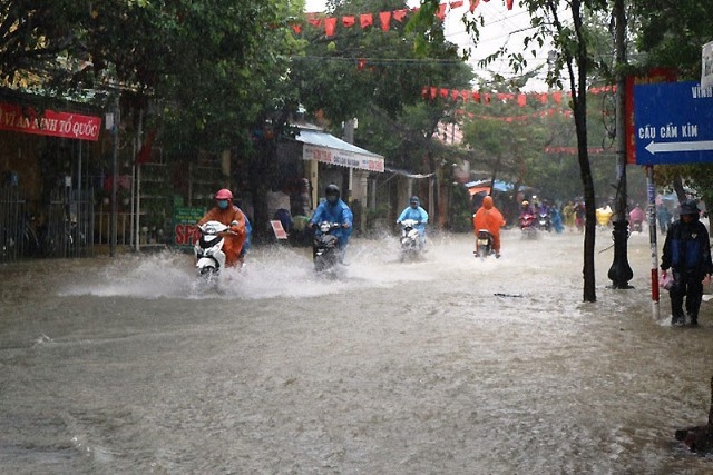 yêu cầu các tỉnh, thành phố miền trung và nam trung bộ ứng phó với mưa lớn hình ảnh 1 yeu cau cac tinh, thanh pho mien trung va nam trung bo ung pho voi mua lon hinh anh 1