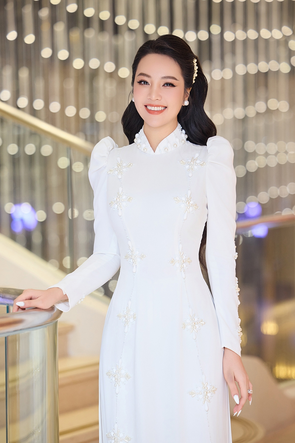 A hau thuy van lua chon 100 bo trang phuc de dan vinfuture 2024 hinh anh 4